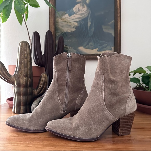 Tawny Zara Rough-out Suede Ankle Bootie with Zipper 7.5 - Picture 2 of 5